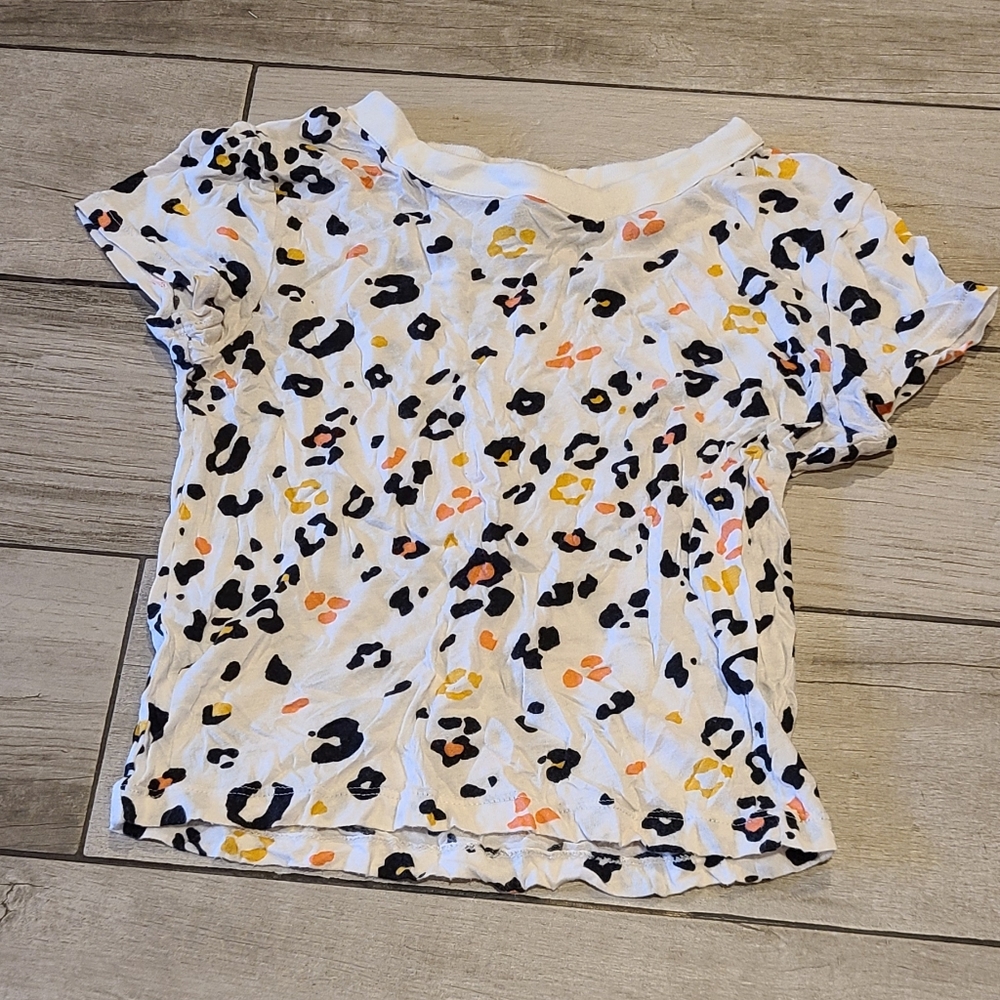 🍁Forever 21 leopard crop tee☀️